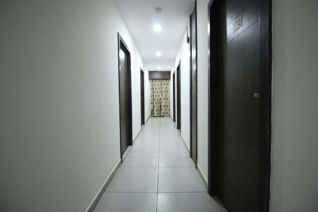 New Rajdhani Hotel Vadodara Eksteriør billede