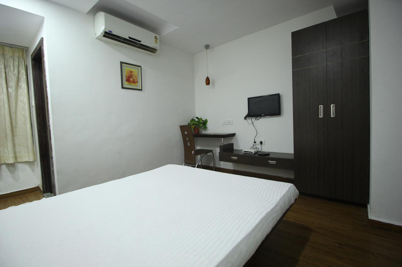 New Rajdhani Hotel Vadodara Eksteriør billede