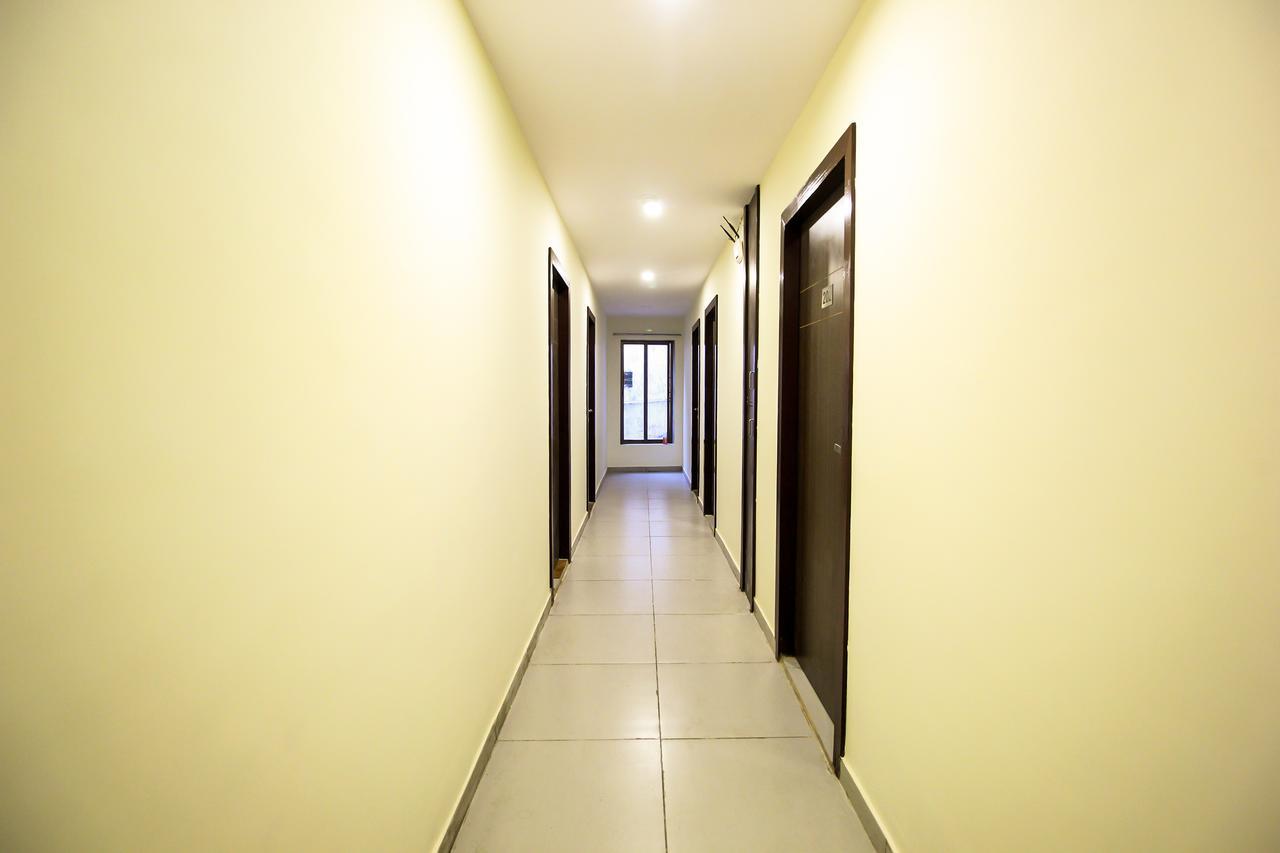 New Rajdhani Hotel Vadodara Eksteriør billede