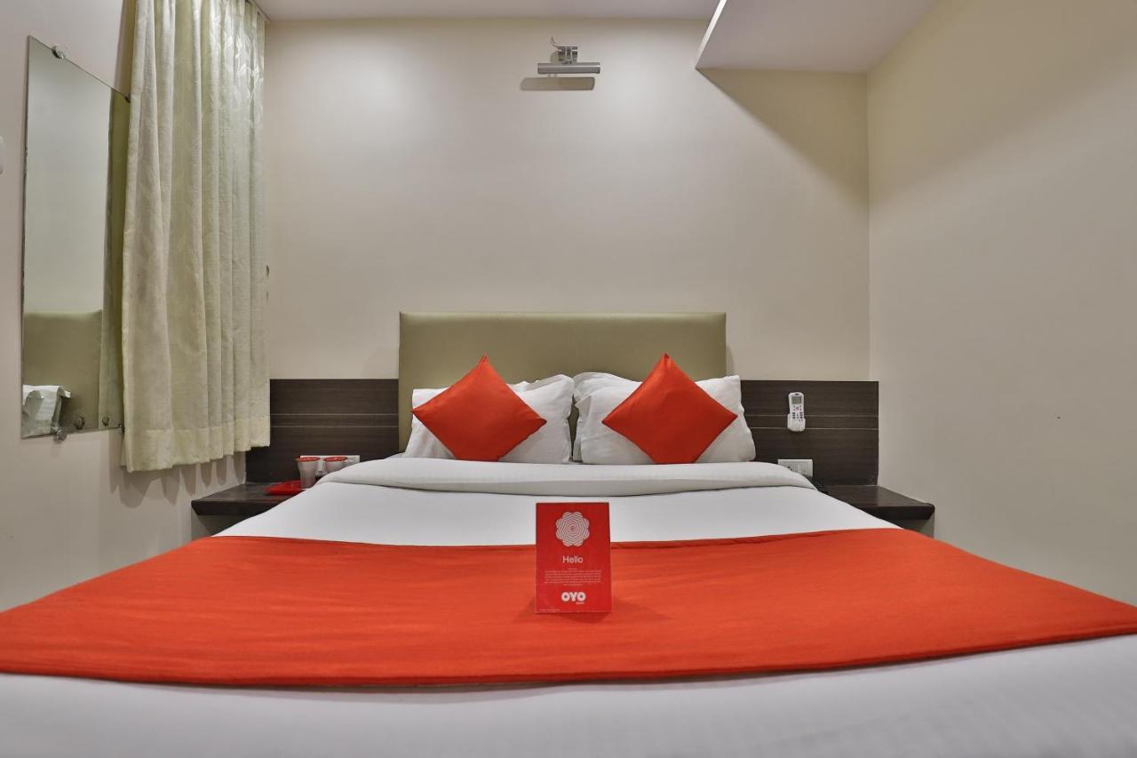 New Rajdhani Hotel Vadodara Eksteriør billede