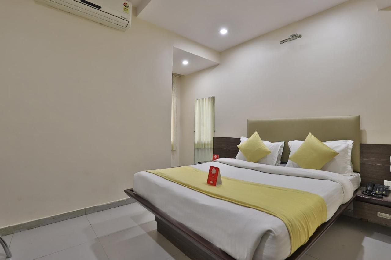 New Rajdhani Hotel Vadodara Eksteriør billede